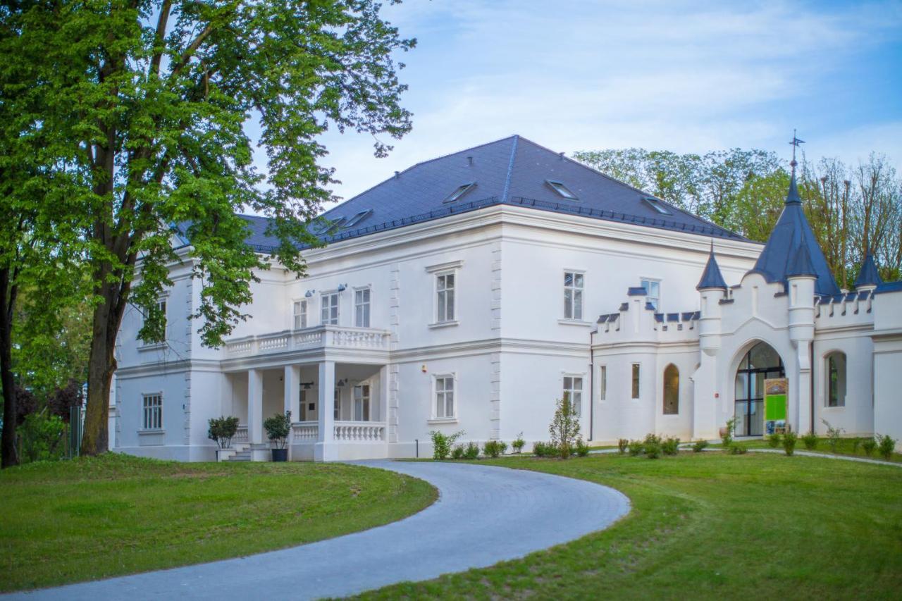 Bed and Breakfast Dvorac Jankovic Suhopolje Exterior foto