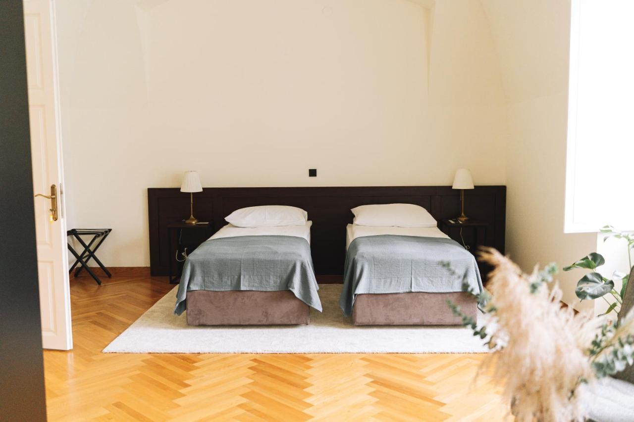 Bed and Breakfast Dvorac Jankovic Suhopolje Exterior foto
